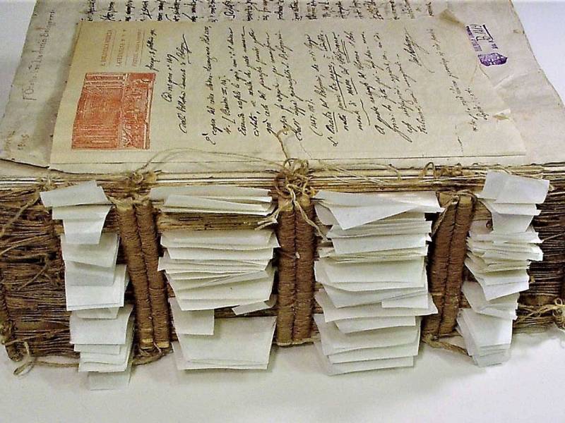 restauro-volumi-stampa-codici-cartacei-archiginnasio-bologna-1024x1365-prima02
