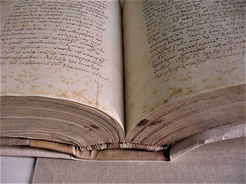 restauro-volumi-stampa-codici-cartacei-archiginnasio-bologna-1024x1365-prima04